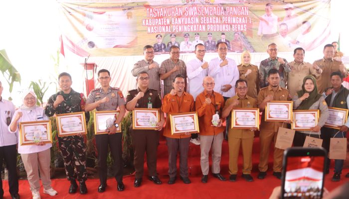KAPOLRES BANYUASIN HADIRI TASYUKURAN PRESTASI PERTANIAN NASIONAL, JAMIN KEAMANAN KEGIATAN
