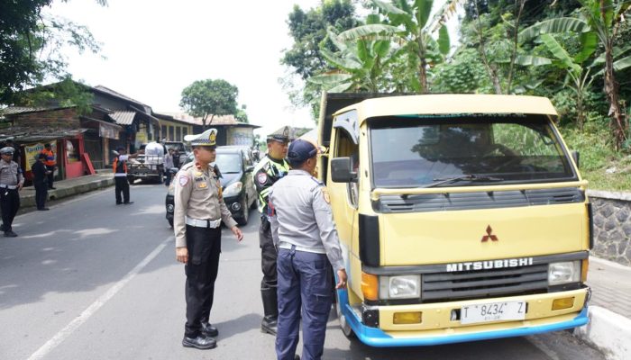 Truk Tambang ditertibkan, 11 Pelanggar Terjaring di Jalur Cianting-Plered Plered