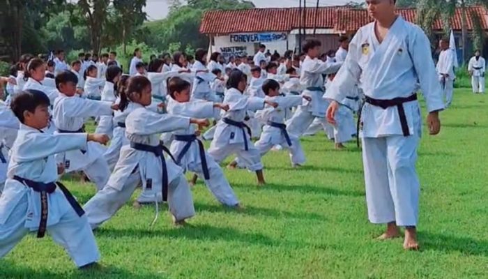 Ratusan Karateka Uji Mental di Susukan Lebak, INKAI Cirebon Gelar Gashuku dan Ujian Kenaikan Tingkat