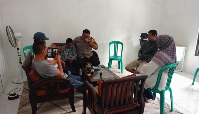 Wujudkan Polri Yang Humanis Polsek Plered Gelar ngopi Kamtibmas Bareng Masyarakat
