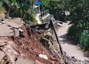Talud SD Negeri 2 Kledung Longsor Diterjang Hujan Deras, Forkopimcam Bandar Gerak Cepat Koordinasi Penanganan