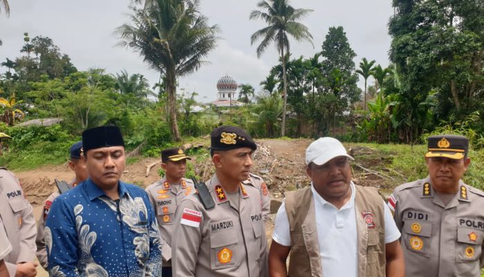 Kapolda Aceh Tinjau Lokasi Jembatan Putus di Bireuen