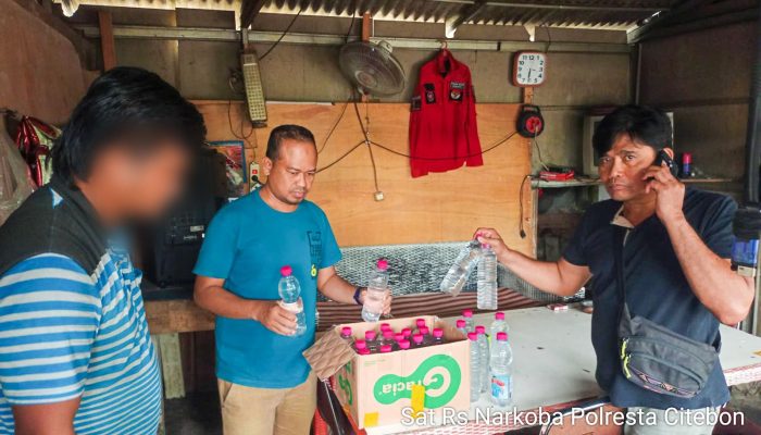 Polresta Cirebon Sita 78 Botol Miras Hasil Razia Pekat