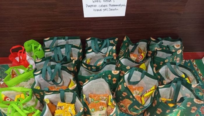 Wakil Ketua I Pimcab Muhammadiyah Jakarta Salurkan Donasi Bagi Warga Langsa.