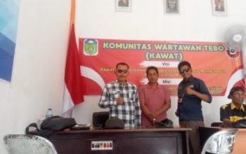 Cakades Pagar Puding Lamo Edy Enjoe Silaturahmi ke Kantor KAWAT, Mohon Doa Restu Maju Pilkades 2026-2034 4 Screenshot 2026 0221 062132