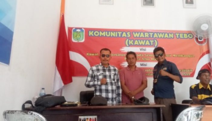 Cakades Pagar Puding Lamo Edy Enjoe Silaturahmi ke Kantor KAWAT, Mohon Doa Restu Maju Pilkades 2026-2034