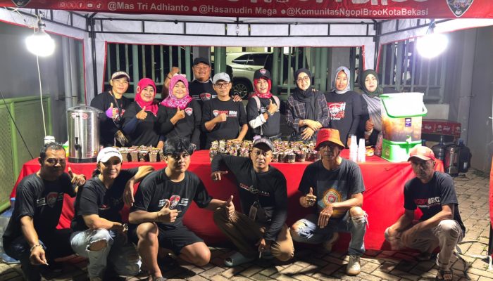 Komunitas Ngopi Broo Bagikan Kopi dan Teh Gratis di Tarling Pemkot Bekasi 
