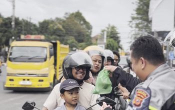 polri yang humanis, bm satlantas polres purwakarta bagikan takjil ke masyarakat 5 IMG 20260301 WA0009