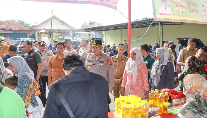 Kapolda Jabar Pimpin Launching Gerakan Pangan Murah Serentak, Polresta Cirebon Siapkan Ribuan Bahan Pokok untuk Warga