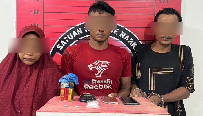Dua Pria dan Seorang Perempuan Ditangkap SatRes Narkoba