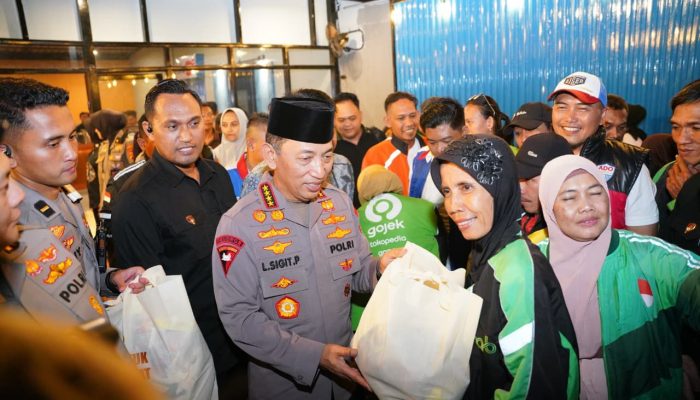 KAPOLRI DAN KAPOLDA SUMSEL TEMUI DRIVER OJOL, PERKUAT PENDEKATAN HUMANIS POLRI