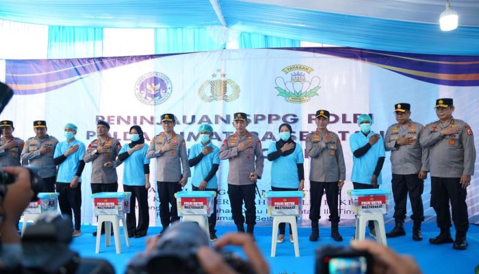 Kapolri Tinjau Layanan Gizi Polri di Palembang, Relawan Dapat Apresiasi