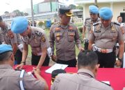 Kapolda Sumsel Periksa Senpi Personel saat Apel Pagi