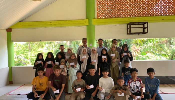 Jelang Perayaan Hari Raya Idul Fitri 1447 H, Geuchik Seunebok Teungouh PP Salurkan Bantuan Kepada Puluhan Anak Yatim .