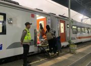 polres oku bantu penumpang tertinggal kereta di stasiun baturaja 13 IMG 20260314 WA0034