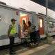Polres OKU Bantu Penumpang Tertinggal Kereta di Stasiun Baturaja