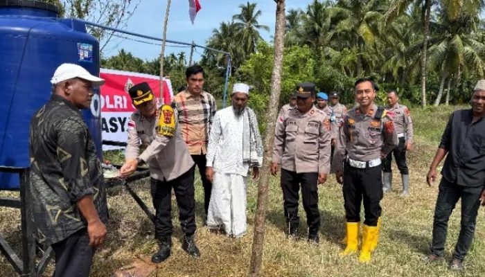 Satlantas Polres Aceh Utara Bangun Tujuh Sumur Bor untuk Warga Terdampak Banjir