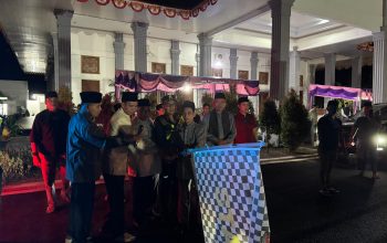 kapolres mukomuko pimpin apel persiapan malam takbiran idul fitri 1447 h, pastikan keamanan dan pelayanan optimal 9 IMG 20260321 WA0052