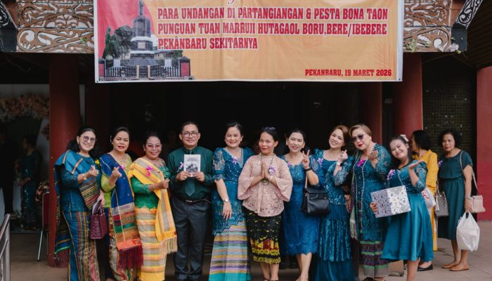 Merayakan pesta Bona taon Hutagaol di gedung HKBP Hang tua sangat Meria,Hadiahnya juga sangat Menarik dan Bagus – bagus