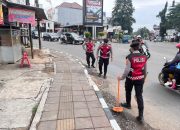 Satgas Preventif Polres Purwakarta Sigap Bersihkan Ranjau Paku, Pastikan Arus Mudik Aman dan Nyaman