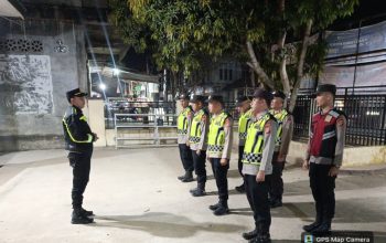 kapolsek baktiya turun langsung melaksanakan pengamanan dan pengaturan lalulintas pada malam takbiran 7 IMG 20260320 231427