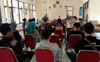 Rakor dan Halal Bihalal, Camat Kaliwedi Tekankan Sinergi Pelayanan Publik