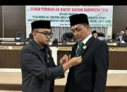 Khalis mustiko Ketua DPRD Kabupaten Tebo melantik Sipenpri sebagai anggota DPRD Pengganti Antar Waktu (PAW) sisa masa keanggotaan 2024-2029