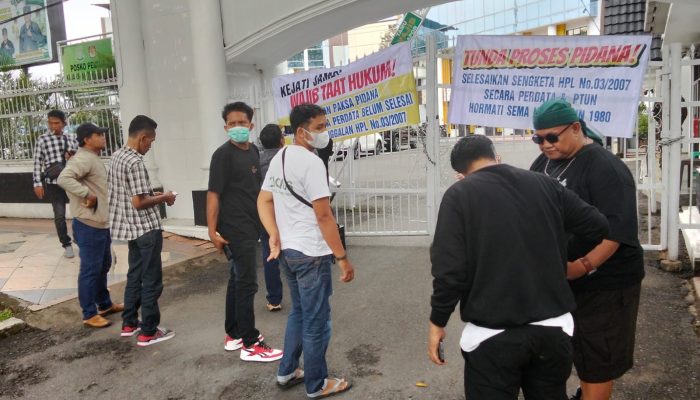 Geruduk Kejati Jambi, IPAKJ Minta Penyidik Hentikan Kasus Tipikor Iskandar