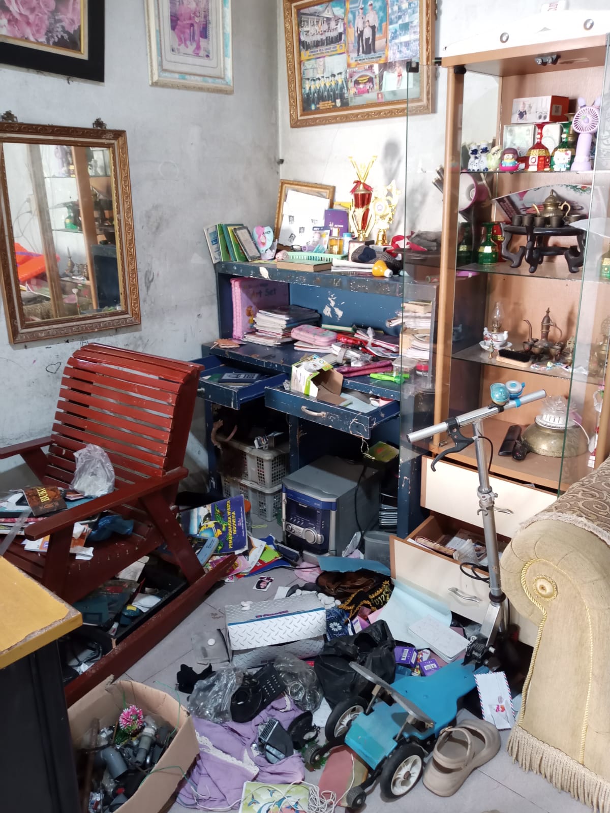 gudang burukan/barang bekas milik warga tanamas dibobol maling, diduga dilakukan dua pelaku 6 IMG 20260330 WA0131