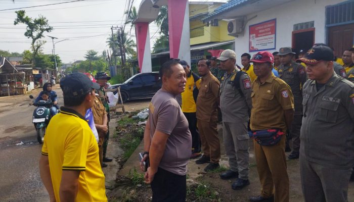 *Kapolsek Talang Kelapa dan Camat Talang kelapa Pimpin Apel Pagi Giat ASRI di Sukajadi*