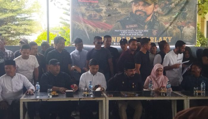 Konfrensi Pers Digelar,Bupati Iskandar Usman Al farlaki Akan Laporkan Semua Yang Terlibat Penyebar Berita Fitnah.