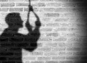 HS (35), Pimpinan Cabang Bank BPR Kecamatan Banyuasin III, ditemukan tewas gantung diri di kamar Mess BPR, Selasa (31/3/2026) siang.