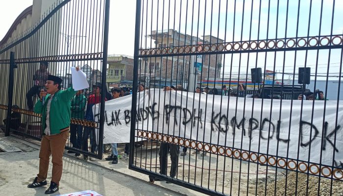 HMI Gelar Aksi Damai di Polda Sumut, Tolak Banding PTDH Kompol DK