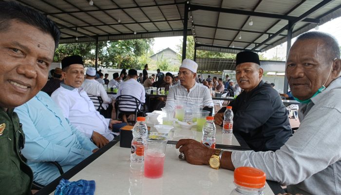 Louching Nektu Kupi Berlangsung Khidmat, Nasi Ayam shef Pak Ngah Dari  Malasya Turut Disajikan Kepada Tamu.