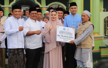 Hangatkan Kebersamaan Iduladha, Paramitha Salurkan 2 Sapi dan 10 Kambing Kurban untuk Warga Salem