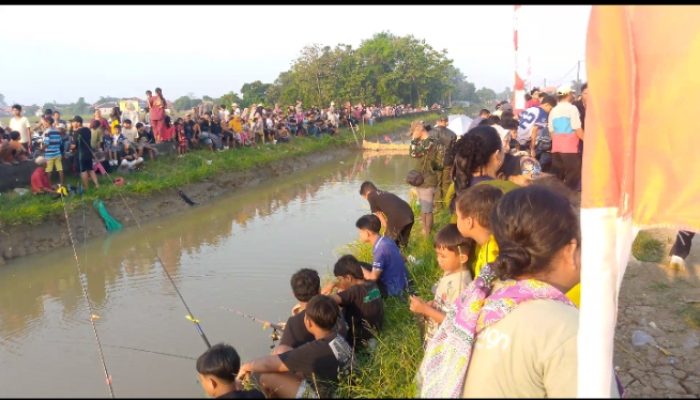 Festival Kali Sibunder, Ratusan Warga Jemaras Kidul Ikut Mancing Bersama dan Senam Sehat