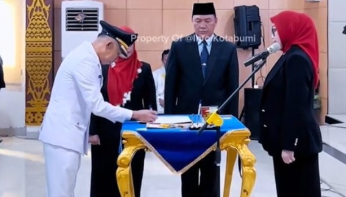 Sebanyak 53 Pejabat Administrator dan 164 Pejabat Pengawas Pemerintah Kabupaten Lampung Utara Dilantik