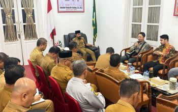 Bupati Al-Farlaky Sambut Tim BPK Pada Entry Meeting Pemeriksaan Terperinci TA 2025