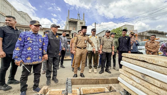 Realisasikan Janji Kampanye, Bupati Al-Farlaky Resmikan Jalan Alue Ie Mirah – Kuta Binje