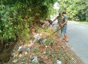 babinsa desa panongan bersama pemdes dan warga laksanakan kerja bakti pembersihan lingkungan 3 IMG 20260613 WA0021