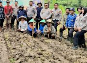 Sat Lantas Polres Kuningan Bersama Kelompok Tani Desa Cibulan Olah Lahan Untuk Program Ketahanan Pangan 2026