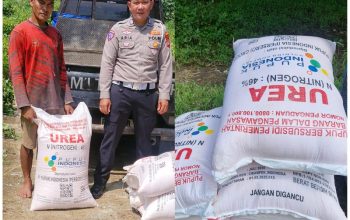 dukung ketahanan pangan, satlantas polres kuningan berikan bantuan pupuk bagi petani desa cibulan 2 IMG 20260616 WA0004 1
