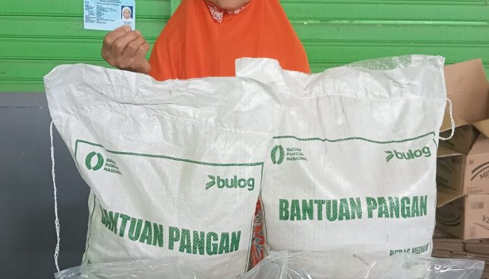 Pemdes Wonosobo Menyalurkan Bantuan Beras Dan Minyak Goreng Dari Pemerintah