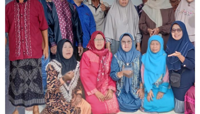 Reuni alumni MTs Al Ihsan thn 1985 di saudari Masruroh kapas peterongan Jombang.