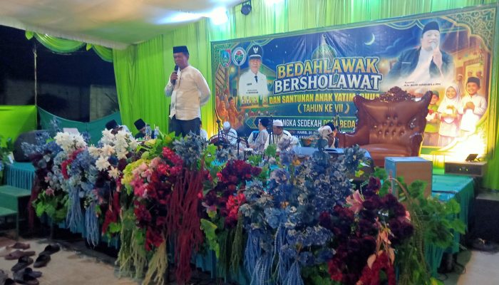 Bedah lawak bersholawat dalam rangka sedekah desa dan pengajian Akbar oleh KH.Habibillah dari jombang