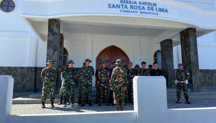 Di Balik Seragam Loreng, Ada Kepedulian: Kodim 1302/Minahasa Turun Langsung Bangun Gereja Bersama Warga