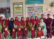 kepala SDN 23/X Muarasabak timur,sampaikan ucapan selamat hari pendidikan Nasional,serukan semangat Membangun generasi Emas