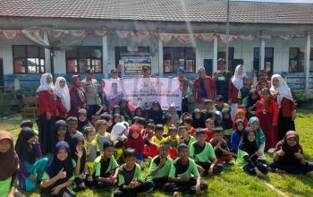 semarak Hari pendidikan Nasional di SDN 05/X Muarasabak kobarkan semangatmu generasi Muda
