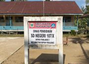 kepala sekolah SDN 170 Nipah panjang Menggucapkan selamat Hari pendidikan Nasional
