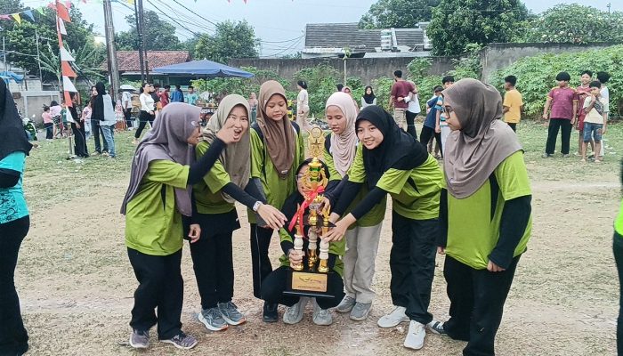 lestarikan budaya, rw 07 jatisari gelar maraton lomba hut ri ke-81: serunya kompetisi gobak sodor antar-rt jatisari 2 IMG 20260621 173446 1